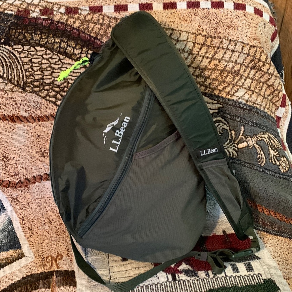 NWOT L.L.Bean Stowaway Sling Pack